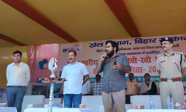 Bihar News-Players should display their talent in a better way on the sports field: DM
