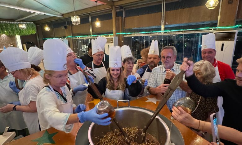Agra News- On the occasion of World Tourism Day, a cake mixing ceremony was held at Hotel Clarks Shiraz