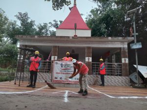 Ambedkar Nagar News - Even on the fifth consecutive day of 155 hours, the employees are busy cleaning the temples of the city area

 