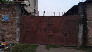 Bihar News- Today the railway police recovered a large amount of iron from a scrap yard in ward number 5 of Baranti village. 