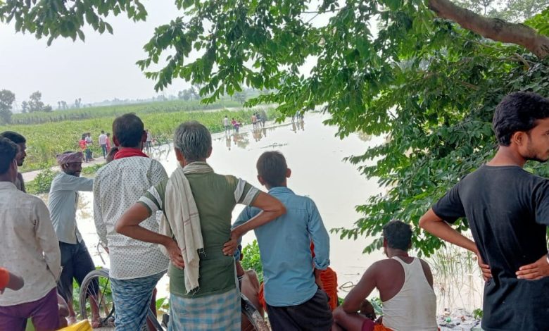 Bihar News Singhi embankment broke due to criminal negligence of the government, the embankment could have been saved by carrying out rescue operations earlier:- Male