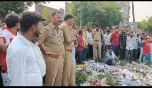 Ambedkar Nagar News: Body of a person missing for six days found dumped in a ditch on the side of the road, police busy investigating

