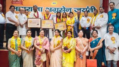 Agra News- Agra philanthropist Dr. Vijay Kishore Bansal along with Dr. RP Mangal and Mrs. F Ashu Mittal received Agravansh Gaurav Samman