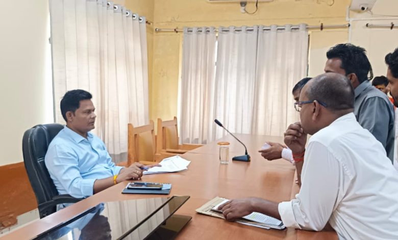 Ambedkar Nagar News Alappur Tehsildar Dharmendra Yadav conducted public hearing