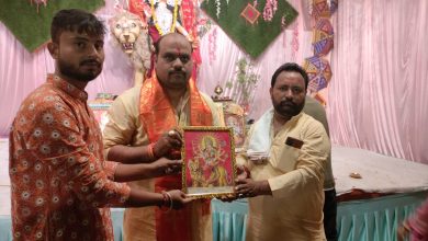 Agra News- On the sixth day of Sharadiya Navratri, Mata Jagran was held in Awas Vikas Colony