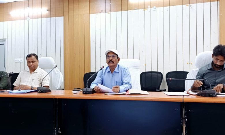 Bihar News- No land of Bettiah Raj should be left out during the survey: District Magistrate