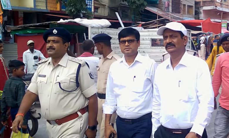 Bihar News- District Magistrate inspected various puja pandals under Narkatiaganj subdivision