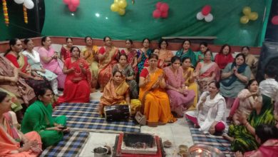 Agra News- Bhajan evening at Radha Krishna temple, flower bungalow decorated grandly  