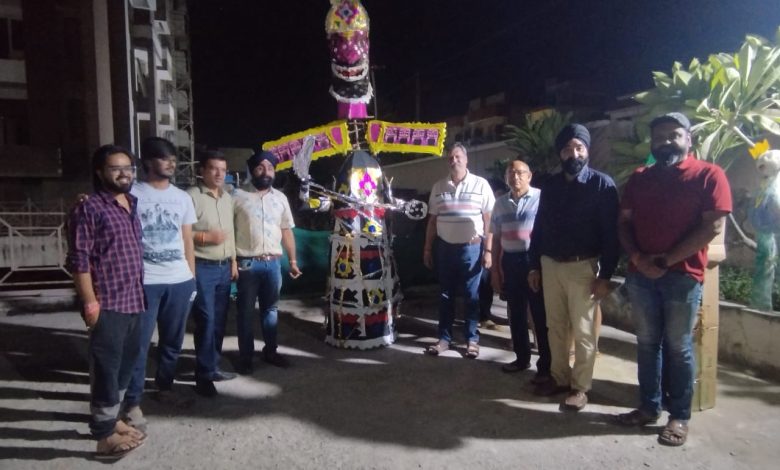 Agra News- Burning of effigy of Ravana, women power gave message in Dussehra fair, three dozen shops of self-employment household goods were set up, avoid online shopping