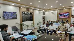 Bihar News-Today at 1:00 pm, a review meeting was held by the District Magistrate Vaishali regarding the cases received from CWJC, MJC, National Human Rights Commission, Lokayukta

 
