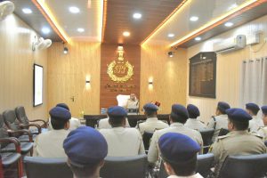 Bihar News- Superintendent of Police held a review meeting to rein in the liquor mafia