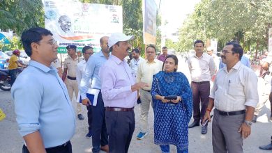 Bihar News- District Magistrate inspected the hoardings/flexes installed in the Collectorate premises