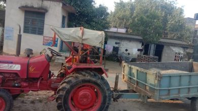 Bihar News: A tractor and a trailer of sand seized, driver absconding