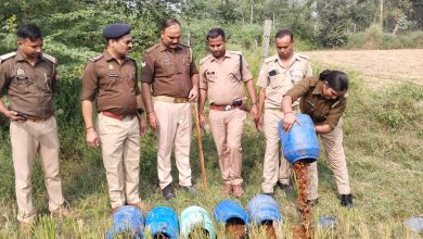 Lucknow News: 70 liters of illegal raw liquor and 450 kg of lahan recovered in Nagaram