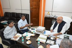 Prayagraj News: Agriculture Minister gave instructions to ensure supply of fertilizers for sowing of Rabi crop

 