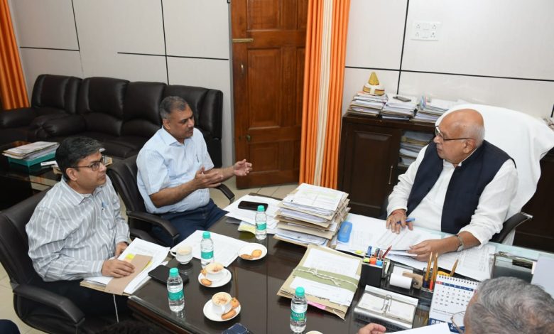 Prayagraj News: Agriculture Minister gave instructions to ensure supply of fertilizers for sowing of Rabi crop