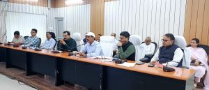 Bihar News कार्य संस्कृति में बदलाव लाकर कार्यालय का बेहतर तरीके से करें प्रबंधन : जिला पदाधिकारी