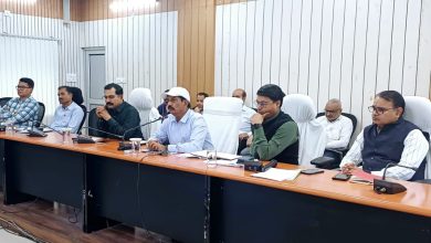 Bihar News कार्य संस्कृति में बदलाव लाकर कार्यालय का बेहतर तरीके से करें प्रबंधन : जिला पदाधिकारी