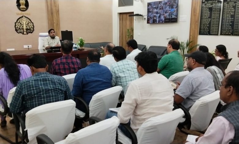 Bihar News-District Magistrate held a meeting regarding Kartik Purnima Ganga Snan 2024