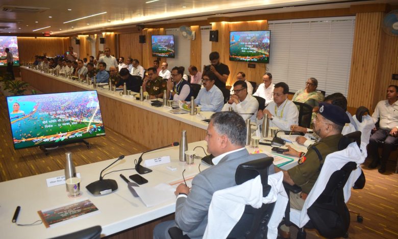 Prayagraj News: A meeting was held under the chairmanship of the Chief Secretary to organize Maha Kumbh-2025 as a grand, divine and digital Kumbh