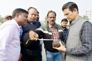 Prayagraj News: Divisional Commissioner inspected the works being done by Public Works Department and Prayagraj Development Authority in view of Maha Kumbh 2025

 