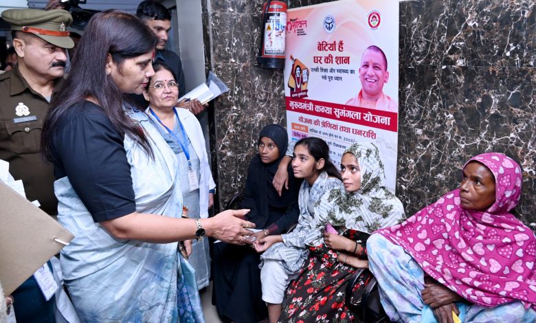 Lucknow News: Women Commission Chairperson Dr. Babita Singh Chauhan inspected Jhalkari Bai Women's Hospital