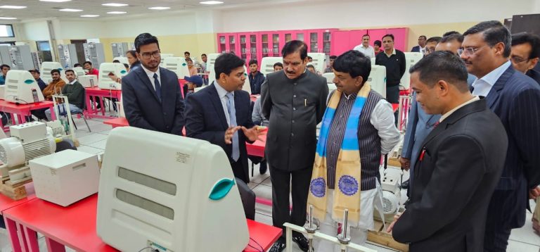 Lucknow News: UP Skill Development Minister Kapil Dev Aggarwal inspected the Global Skill Park in Madhya Pradesh