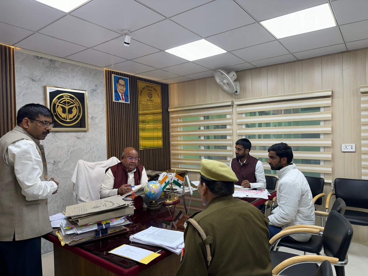 Lucknow News: Backward Class Commission Chairman Rajesh Verma heard complaints from various districts  