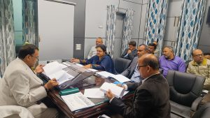 Lucknow News: Minister Narendra Kashyap reviewed the implementation of departmental schemes, gave strict instructions to the officers  