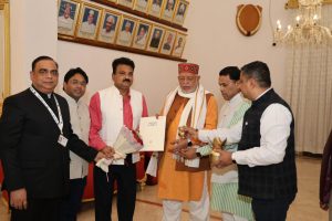 Lucknow News: Ministers Suresh Khanna and Narendra Kashyap invited Governor Karnataka for Maha Kumbh 2025

