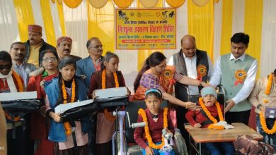 Prayagraj News: जनपद स्तरीय दिव्यांग कैंप का आयोजन में उपकरण पाकर खिले दिव्यांग बच्चों के चेहरे