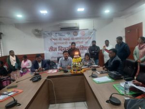 Prayagraj News : "Nutrition as well as studies program" was inaugurated in Prayagraj district by lighting a lamp by the Chief Development Officer.