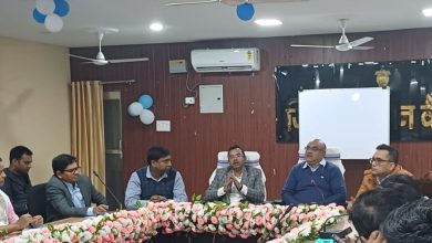 Bihar News-DM held a review meeting of development plans and got all the plans completed on time