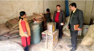 Prayagraj News: A raid was conducted on Annapurna Dairy by a flying squad led by Food Safety and Drug Administration

 