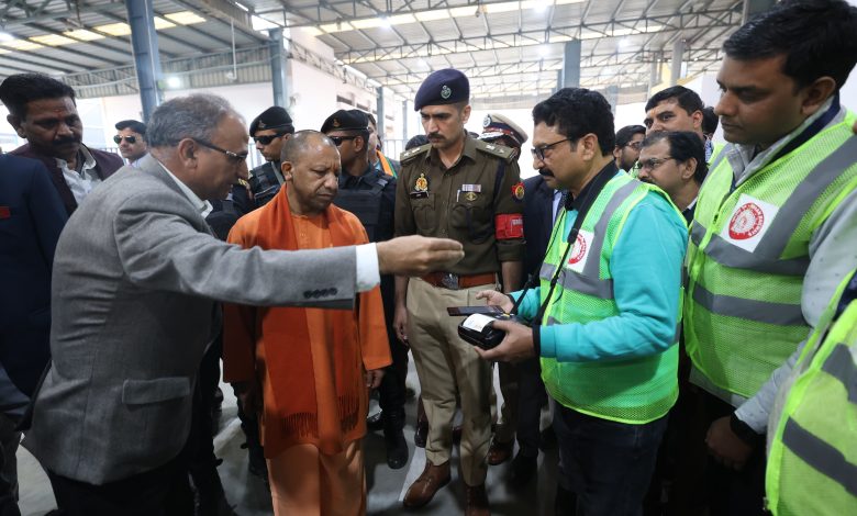 Mahakumbha Nagar Prayagraj: Chief Minister visited Dashashwamedh Mahadev, performed the aarti of Maa Ganga at Dashashwamedh Ghat, sought blessings for the successful organization of Mahakumbh  