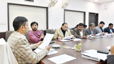 Prayagraj News; A review meeting was held under the chairmanship of the Divisional Commissioner to make all the roads of the district clean and beautiful in view of Maha Kumbh 2025.