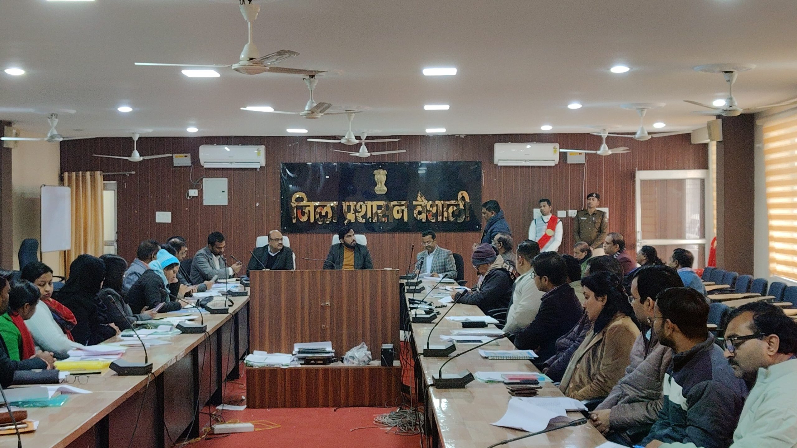 Bihar News-Complete schemes on time with quality and transparency: DM