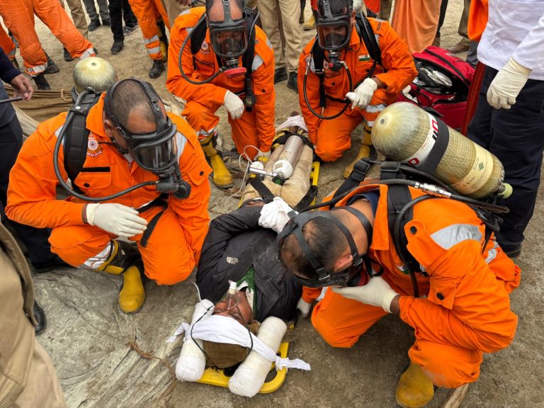 Mahakumbha Nagar Prayagraj: Mahakumbh 2025: NDRF teams conducted mega mock drill