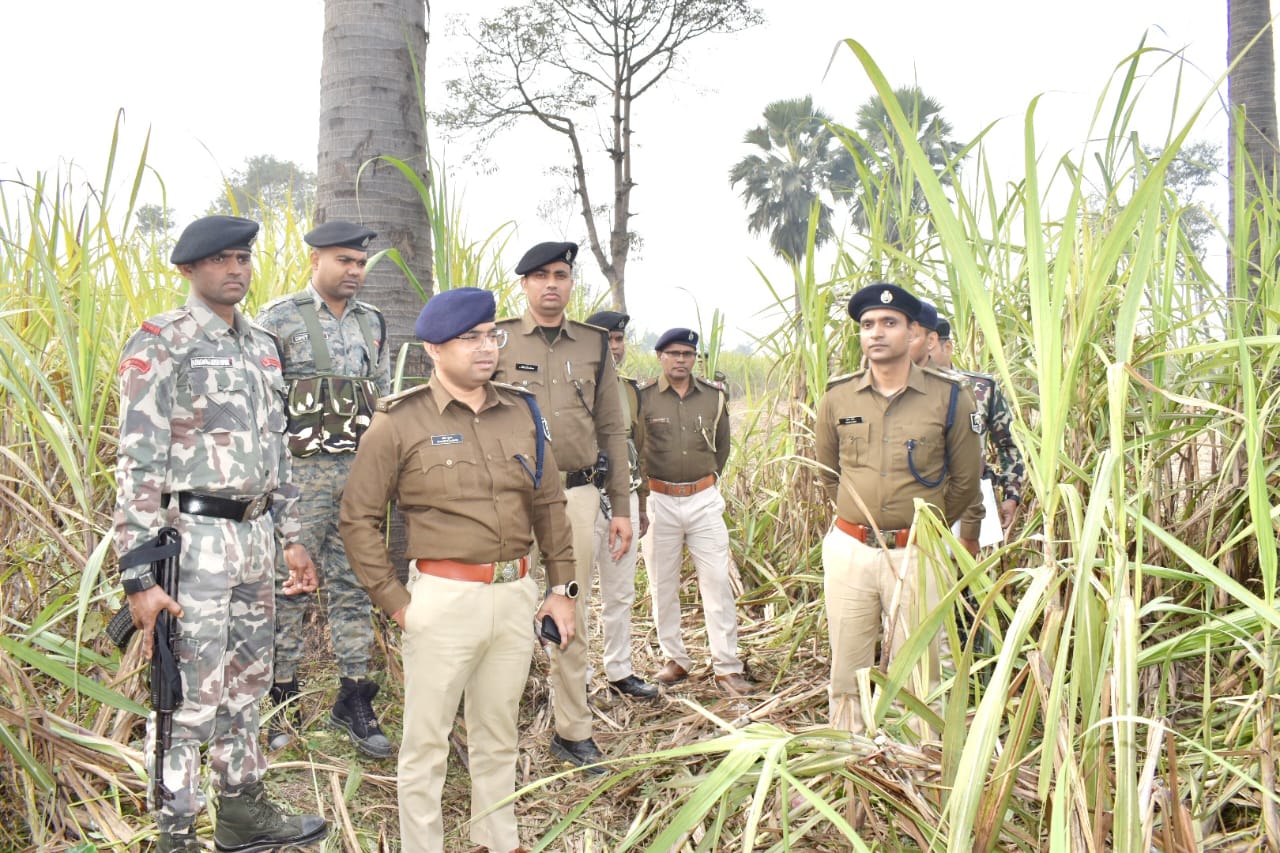 Bihar News: Body of a person found in sugarcane field, police engaged in investigation