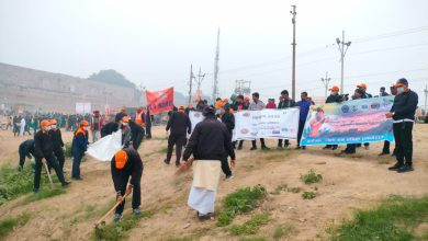 Mahakumbha Nagar Prayagraj: NDRF rescue workers deployed in Mahakumbh area gave the message of cleanliness  