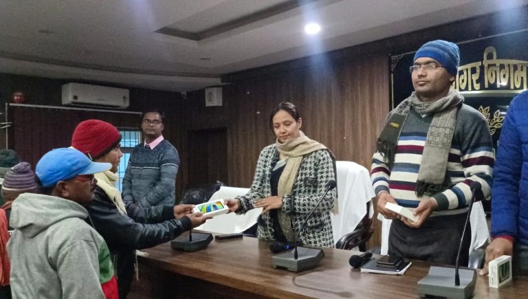 Bihar News Complete details of work and salary of each worker will be stored for years in the salary book app: Garima