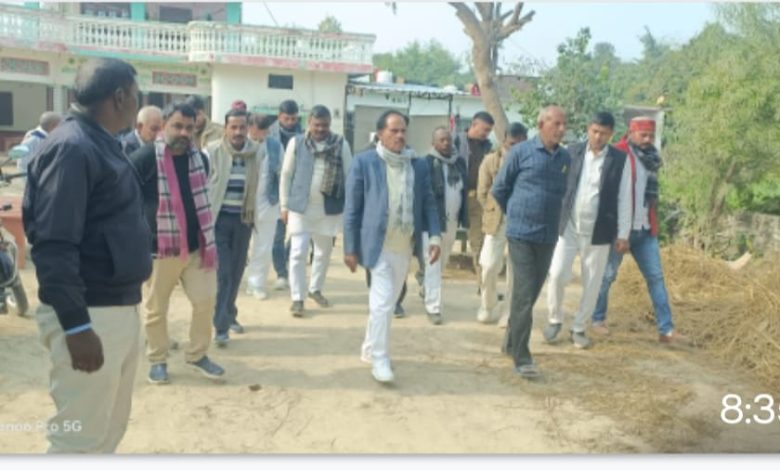 Ambedkar Nagar News- Alappur MLA Hon'ble Tribhuvan Dutt Ji did intensive public relations in the area.