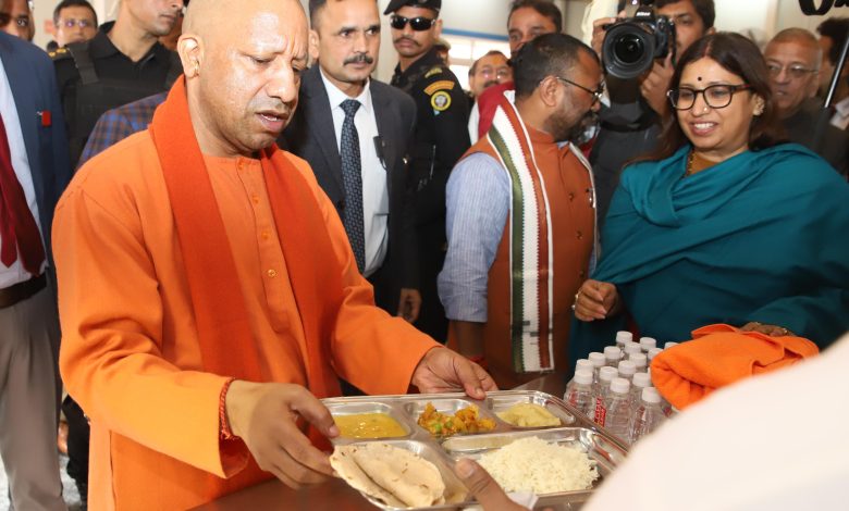 Mahakumbha Nagar Prayagraj: Chief Minister inaugurated 'Maa Ki Rasoi' where the poor will get a full meal for just 9 rupees