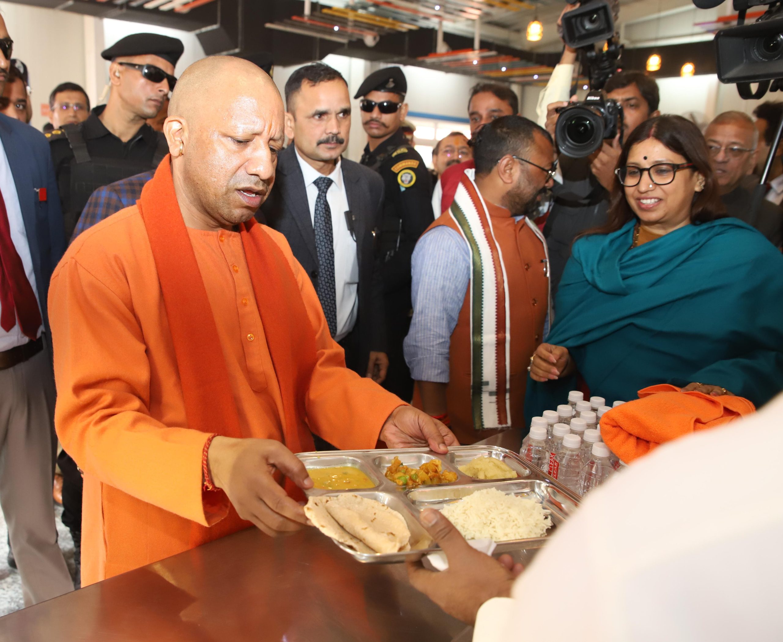 Mahakumbha Nagar Prayagraj: Chief Minister inaugurated 'Maa Ki Rasoi' where the poor will get a full meal for just 9 rupees
