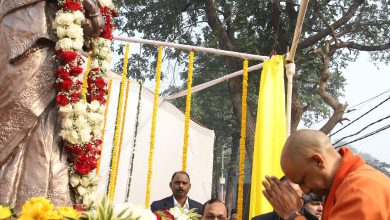 Prayagraj News: CM unveiled the statue of former freedom fighter and social worker Kamla Bahuguna