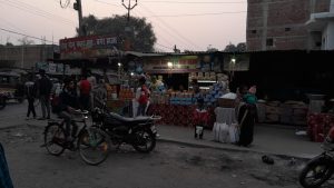 Bihar News- Makar Sankranti: Shops decorated on the road, buyers flocked
