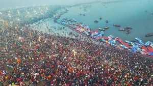 Mahakumbh Nagar Prayagraj News: On Paush Purnima, 1.65 crore people took Amrit bath till evening at the holy Sangam including saints, devotees, Kalpvasis, bathers and householders