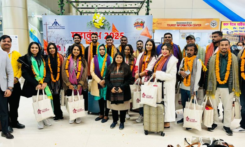 Mahakumbha Nagar Prayagraj News: 21-member international team from 10 countries was welcomed in Mahakumbhanagar with chanting of mantras  