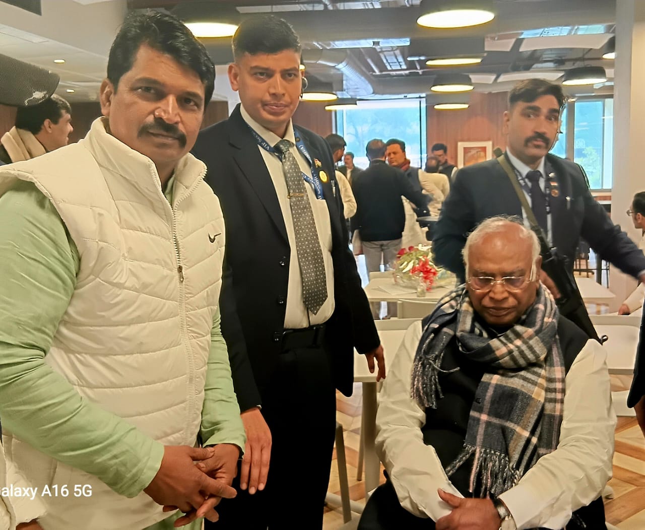 Agra News: Congressmen from Agra attended the inauguration ceremony of AICC headquarters, Indira Gandhi Bhawan