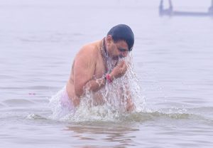 Mahakumbha Nagar Prayagraj News: Rajasthan Chief Minister Bhajanlal Sharma took a holy dip in Sangam